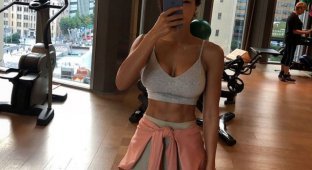 Девушка из Южной Кореи решила сбросить пару кило и в результате стала сотрудничать с Adidas (15 фото)