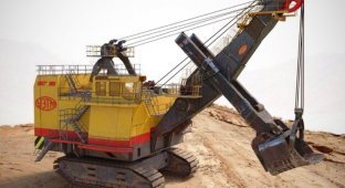 Уралмаш построил крупнейший в России экскаватор весом 1200 тонн (8 фото)