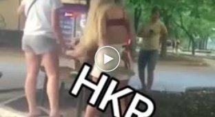 В Кривом Роге пьяная 30-летняя женщина начала избивать малого пацана и удерживала его (мат)