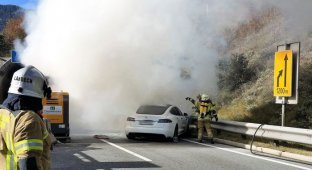 5 пожарных машин и 35 спасателей тушили электромобиль Tesla Model S в Австрии (6 фото + видео)