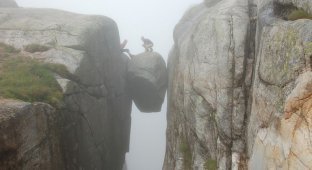 Кьерагболтен – камень, застрявший между скал (18 фото)