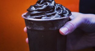 Матово-черный кофе с черными сливками для тех, кто любит потемнее (4 фото)
