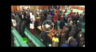Парламентские переговоры в Уганде