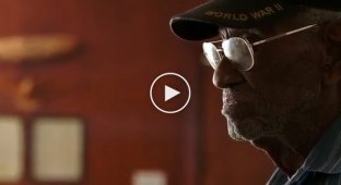 Водит пикап, курит сигары и пьёт виски жизнь 110-летнего ветерана Второй мировой войны из США