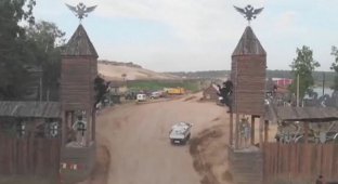 В Иркутске из свалки сделали средневековую достопримечательность (6 фото + видео)