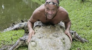 Дрессировщик крокодилов из Коста-Рики (4 фото)