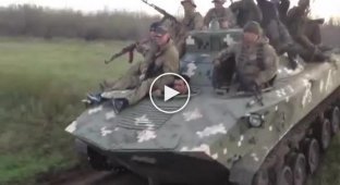 Провокация украински  военных мирными жителями (майдан)