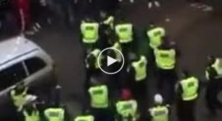 Лондон. Мигранты прогоняют полицию, потому, что у них свои правила и теперь это их район