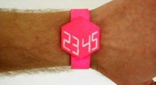 Часы под названием "Куб" от немецкого дизайнера Мэттиас Челера