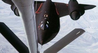 Опасная дозаправка самолетов в воздухе (50 фото)