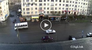 Водитель УАЗа обхитрил всех и сбил ребенка на пешеходном переходе