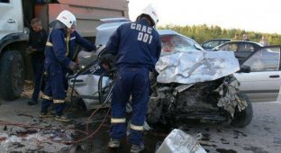 Шокирующая авария на Новосибирской трассе (7 фото)