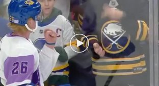 Мальчик выиграл клюшку игрока НХЛ в игре «камень-ножницы-бумага»