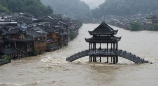 Наводнение в Китае уничтожило подпольный майнинг-центр (2 фото)