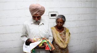 Индийская старушка родила первенца в 72 года (9 фото)