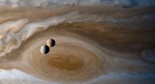 Эти космические кадры со спутниками Юпитера и Сатурна действительно потрясают (4 фото + 1 видео)