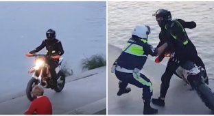 Погоня и эпичное задержание байкера на набережной в Екатеринбурге попали на видео (2 фото + 1 видео)