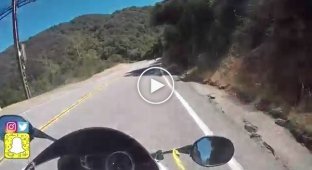 Столкновение двух мотоциклов на горной дороге