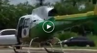 Вертолёт столкнулся винтами с грузовиком, перевозившим медицинские отходы