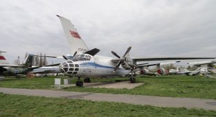 Ракеты, вертолеты и самолеты: необычные экземпляры авиамузея в Киеве
