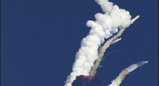 Взрыв индийской ракеты со спутником (6 фото)