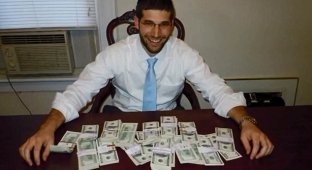 Честный раввин вернул деньги, которые он нашел в купленном столе (3 фото)