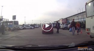 Пешеход изувечил Форд в Воронеже
