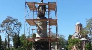 Памятник Хмельницкому в Чернигове будет развернут спиной к Москве