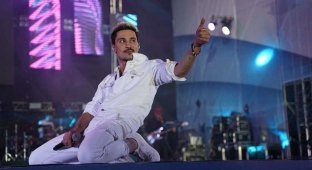 На концерте в Самаре Дима Билан напугал зрителей своим "странным" поведением (2 видео)