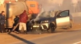 Хозяин потушенной из ассенизатора BMW сжег свой автомобиль