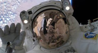 Сколько зарабатывают космонавты разных стран мира (5 фото)
