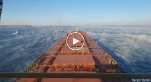 Потрясающий таймлапс захода судна на причал порта Одессы