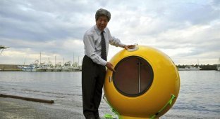 Японская капсула спасения (3 фотографии)