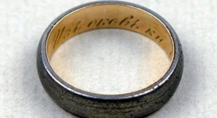 Необычное кольцо, проданное на аукционе за огромную сумму (3 фото)