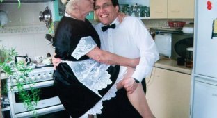 44-летний мужик наслаждается сексом с 83-летней женой (6 фото)