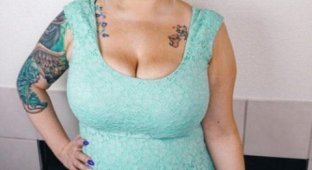 Женщина вынуждена была уменьшить размер груди (5 фото)