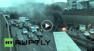 Протесты французских таксистов против Uber вновь переросли в беспорядки