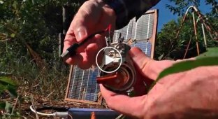 Любитель-инженер из Ютуба, собрал мини-солнечную батарею на 220 вольт, как в розетке