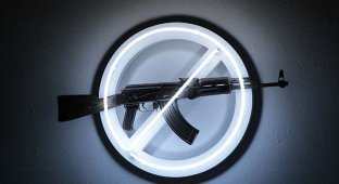 Нет оружию – AK-47 превращен в произведение искусства (10 фото)