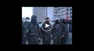 Вручение бронежелетов в Донецке (майдан)