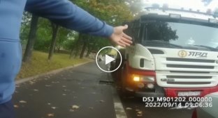 Удаляй фото! Вызывай ментов! Водитель напал на девушку-инспектора московского паркинга