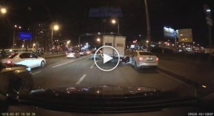 Нетипичное ДТП в Санкт-Петербурге водителю «Шкоды» не повезло