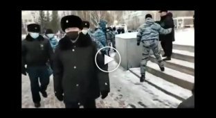 В Казахстане власти пошли на уступки и снизили цены на газ после акций протеста