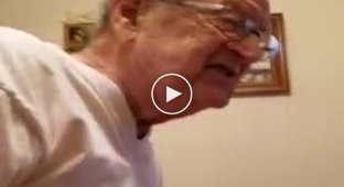 Бурная реакция пожилого мужчины, осознавшего, что ему 98 лет