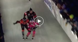 Эффектная гонка на коньках Crashed Ice 2017