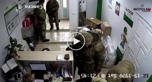 Оккупанты-мародеры штурмуют курьерские доставки в Беларуси, чтобы отправить домой награбленное