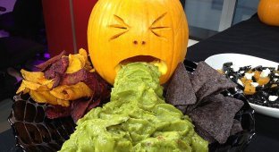 Блюда для Хэллоуина: Вкусно, но выглядит ужасно (23 фото)