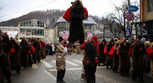 Ритуальные танцы медведей в Румынии (22 фото)