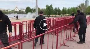 Екатеринбургский сквер огораживают от людей