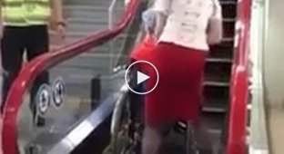 Японский эскалатор для инвалидов-колясочников